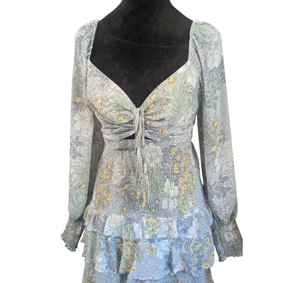 ASTR the Label Marietta Blue Multi Floral Cutout Tiered Mini Dress Size M - Picture 2 of 9